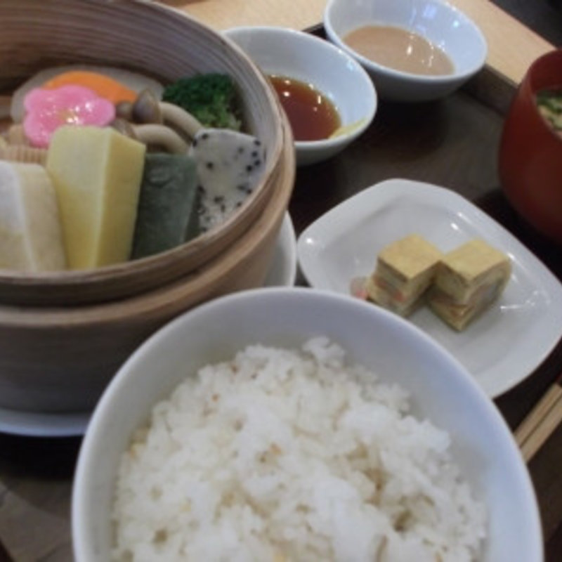 生麩と冬野菜のせいろ蒸しランチ(不室屋カフェ 金沢百番街店)