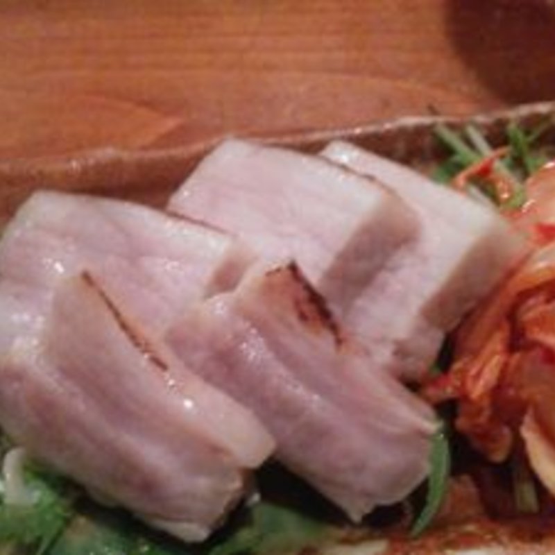 蒸し豚とキムチ(丑寅 （ウシトラ）)