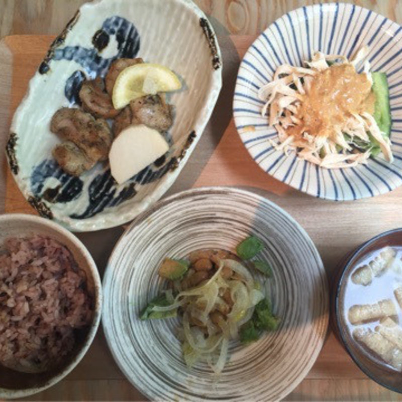 お米+お味噌汁+主菜3品(両国テラスカフェ)