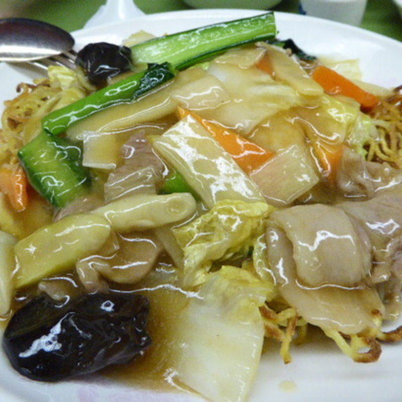 五目焼きそば(中国料理 獅子 （チュウゴクリョウリ・シシ）)