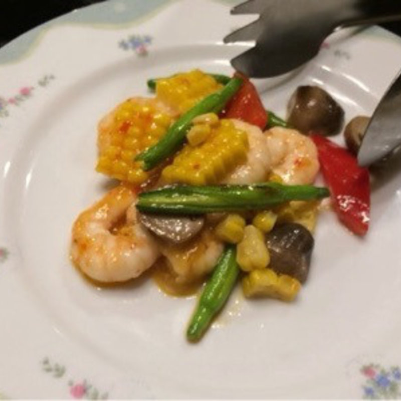 海老とトウモロコシの四川風辛子炒め(中国料理　龍鱗 （りゅうりん）)