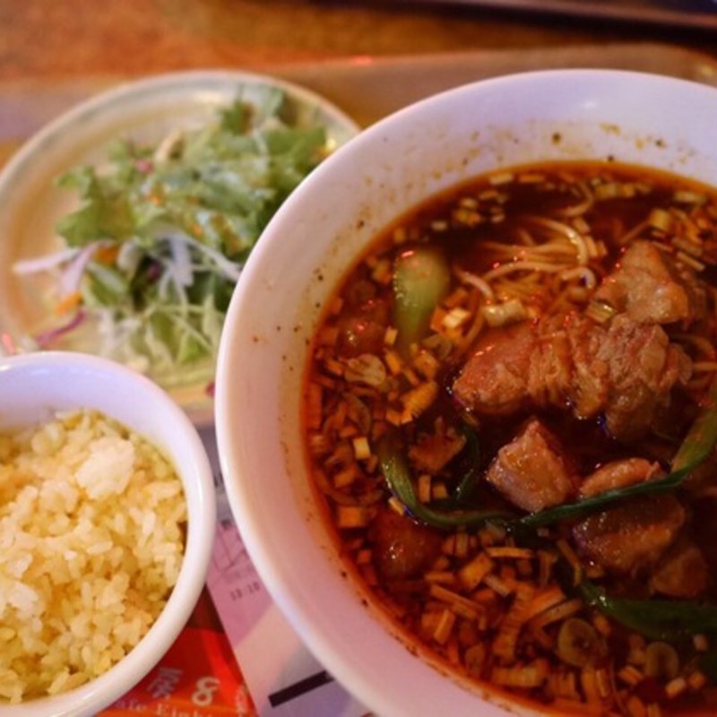 牛肉ラーメン・半チャーハン付き(中国茶房8 恵比寿店 （チャイニーズカフェ・エイト）)