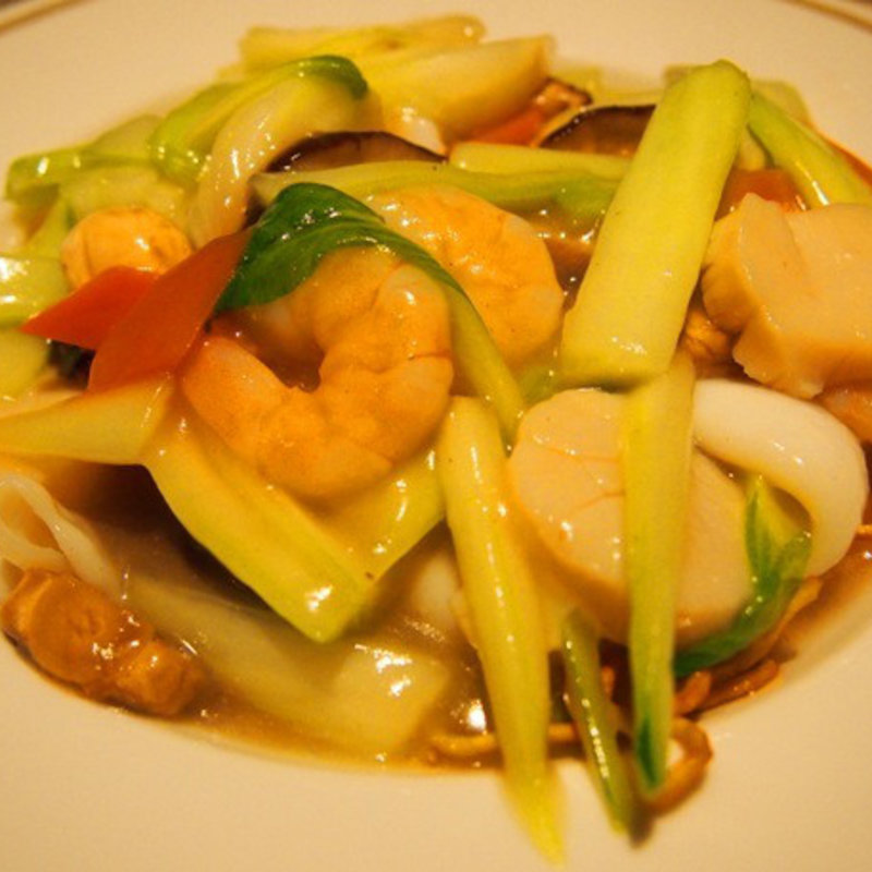 海鮮あんかけやきそば(中国飯店 富麗華)