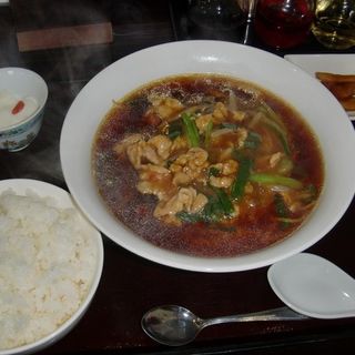 豚肉とニラのピり辛あんかけ麺(中華ダイニング　笑)