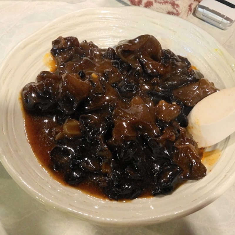 キクラゲ炒め(中華パブ ナターシャ)