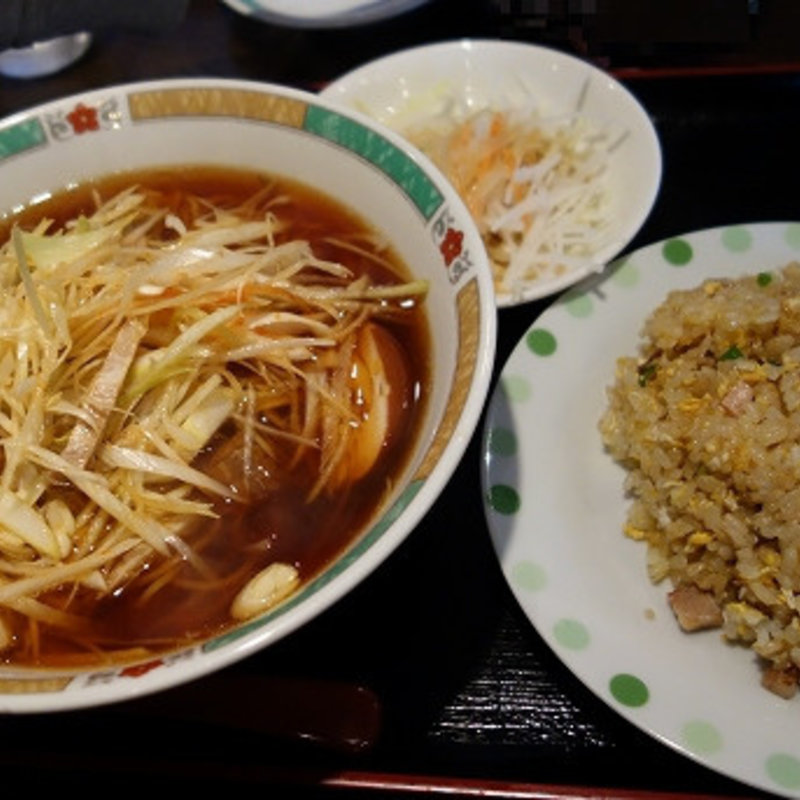 古味虎ラーメンと半チャーハンのセット(中華古味虎)