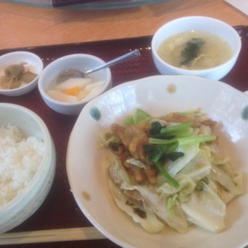 週替わりランチ（ら豚肉のキャベツ炒め、スープ、ザーサイ、杏仁豆腐）(中華園 岡山本店 )