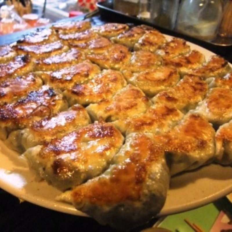 黒餃子(串かつ 元気屋)