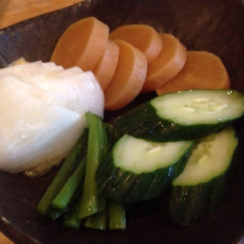 漬け物盛り合わせ(串山平八郎 （くしやまへいはちろう）)