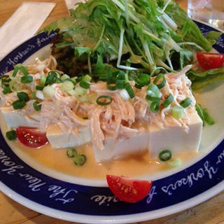 豆腐と蒸し鶏のごま風味サラダ(串山平八郎 （くしやまへいはちろう）)