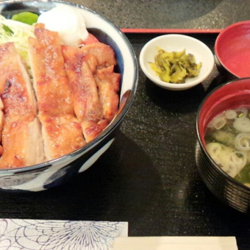 鶏の照り焼き丼セット(串焼き こがめ)