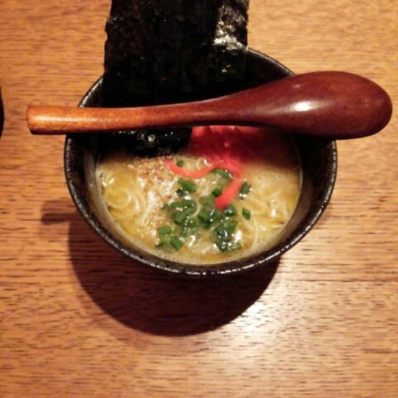 本場長浜ラーメン(串焼きうまか市場 まるし 本八幡店)