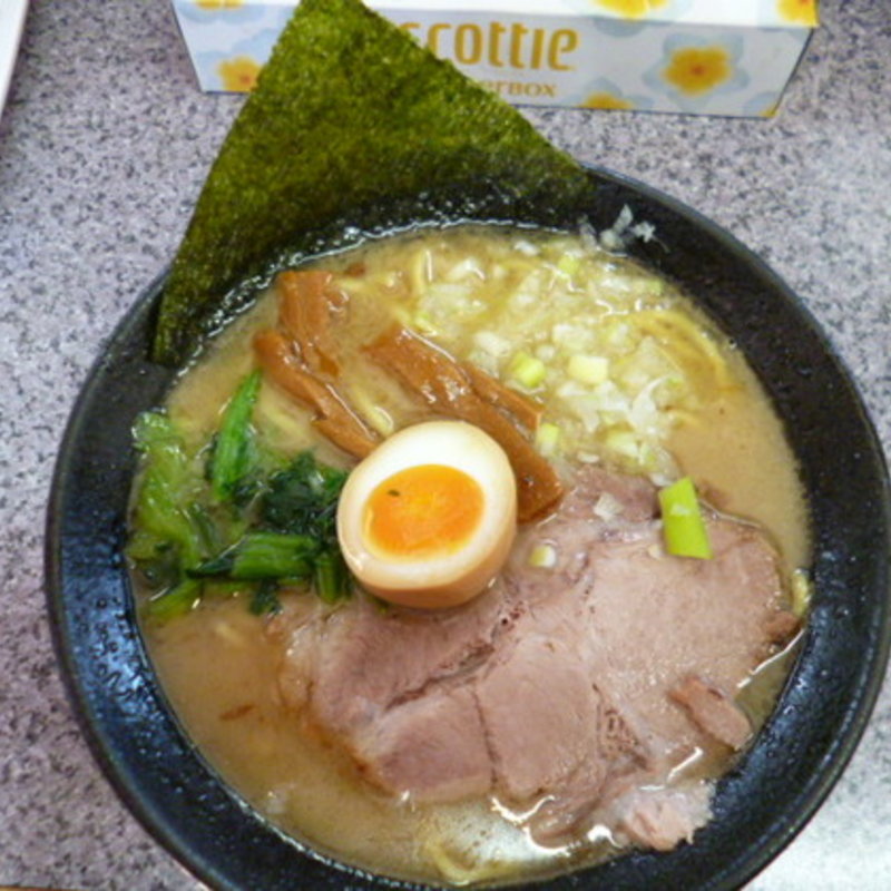 和風とんこつプレミアムバージョン(丸新らぁめん食堂)