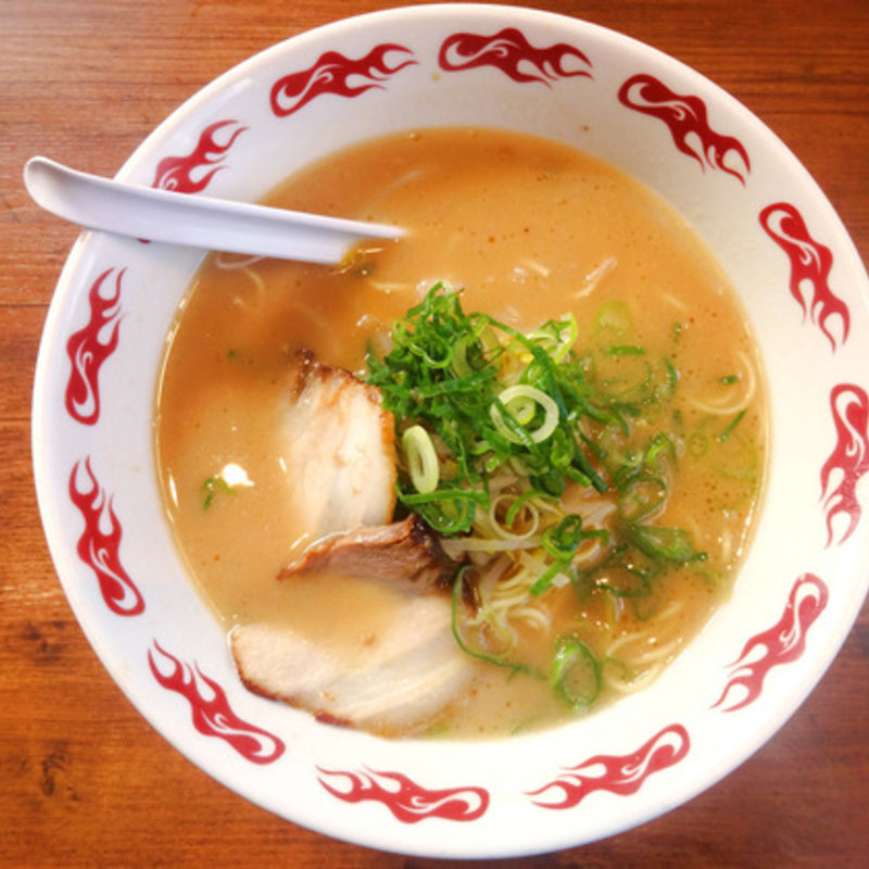 あっさり豚骨醤油ラーメン(丸福ラーメン)