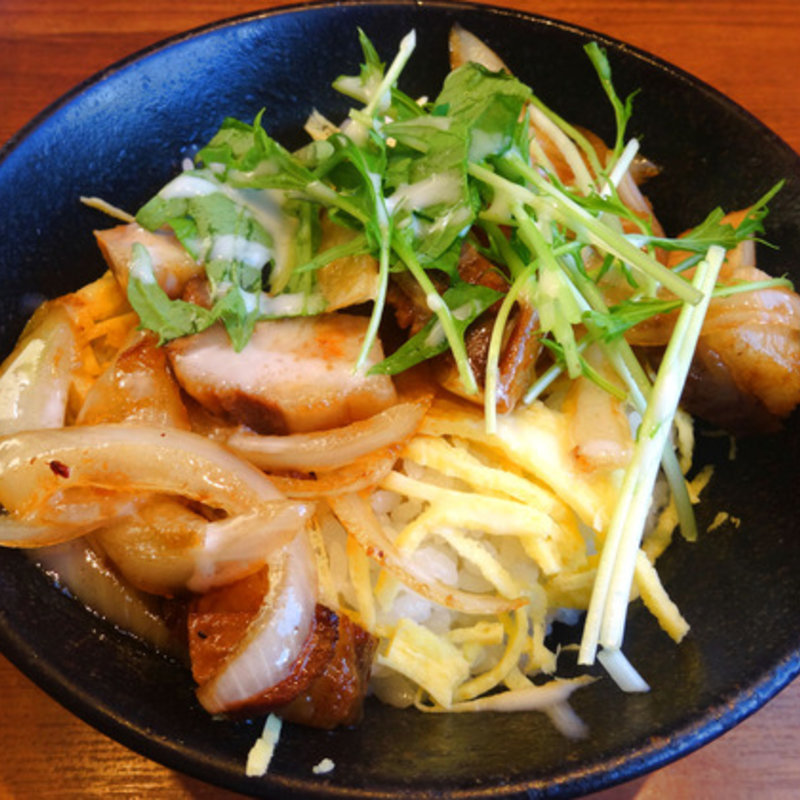 チャーシュー丼(丸福ラーメン)
