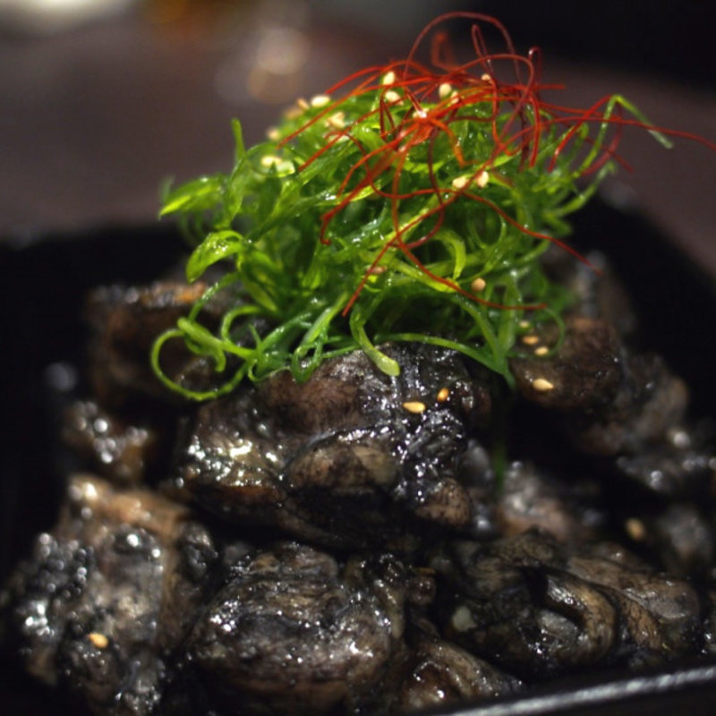 熟成鷄の炭炙り焼き(九州薩摩地鶏の個室居酒屋 九遠 赤坂本店)