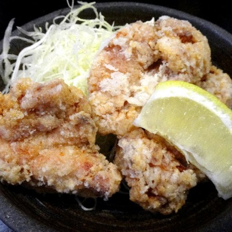 大分県中津市名物　鶏のからあげ(九州酒場 びーどろ)