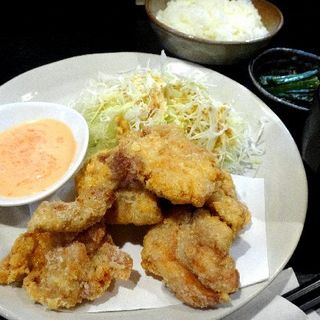 鶏のから揚定食(九州酒場 びーどろ)
