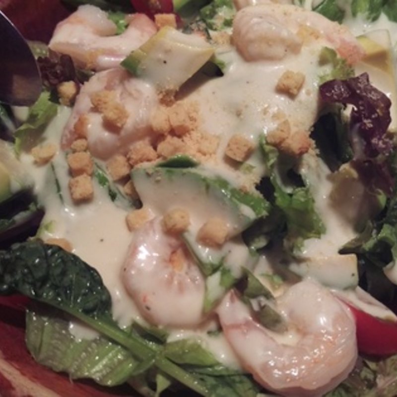 アボガドと小エビのシーザーサラダ(九州酒場 博多流。)