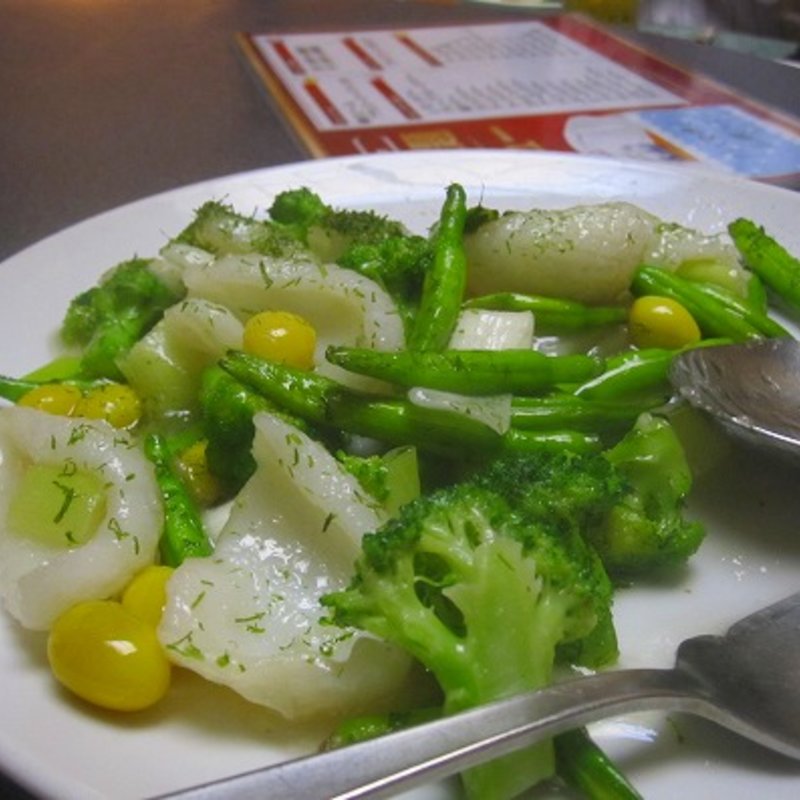 イカと空芯菜・ブロッコリーの炒めもの(九龍飯店 （キュウリュウハンテン）)