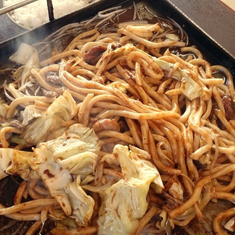亀山味噌焼きうどん(亀八食堂 （かめはちしょくどう）)