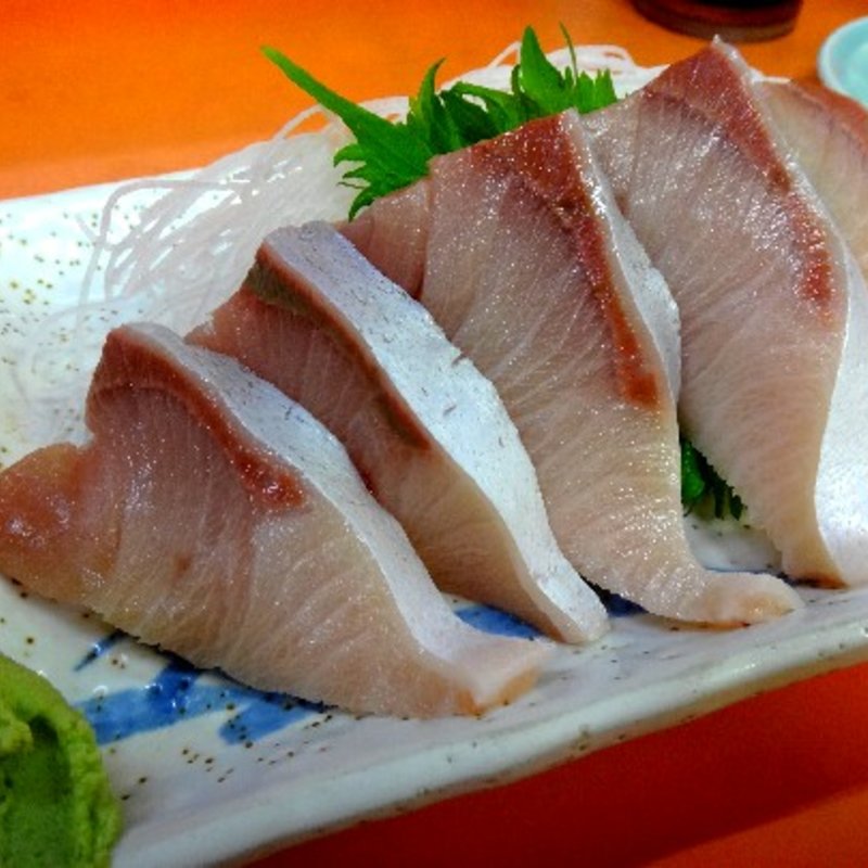 特製　ブリ刺(亀鶴)