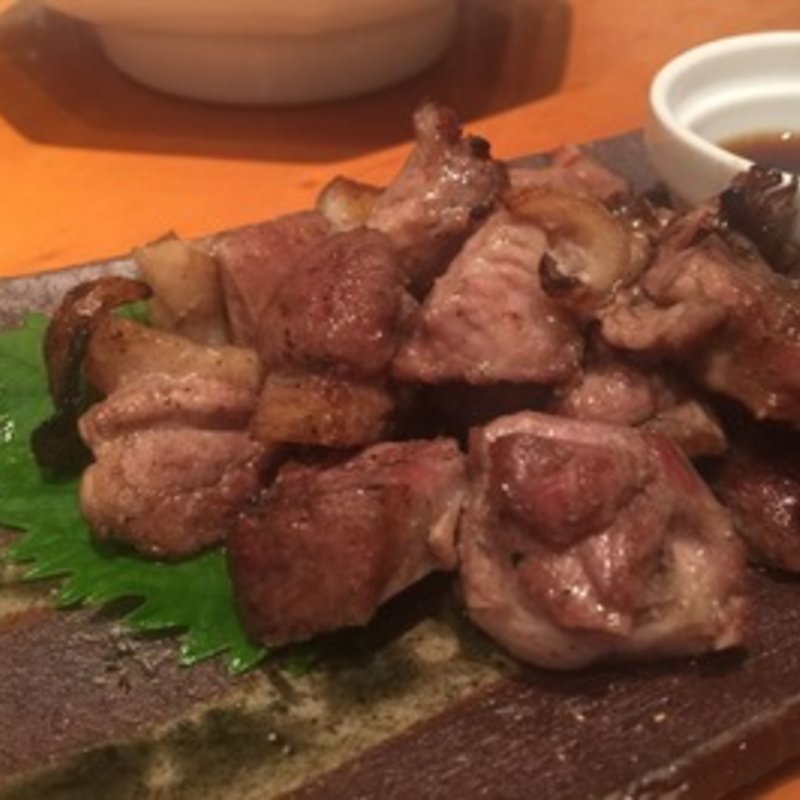 地鶏の炭火焼(二○加屋 長介)