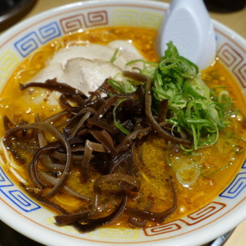 旨辛ラーメン(三代目 博多だるま)