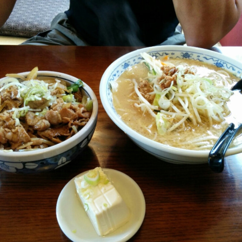 半焼肉丼セット(二代目蝦夷 )