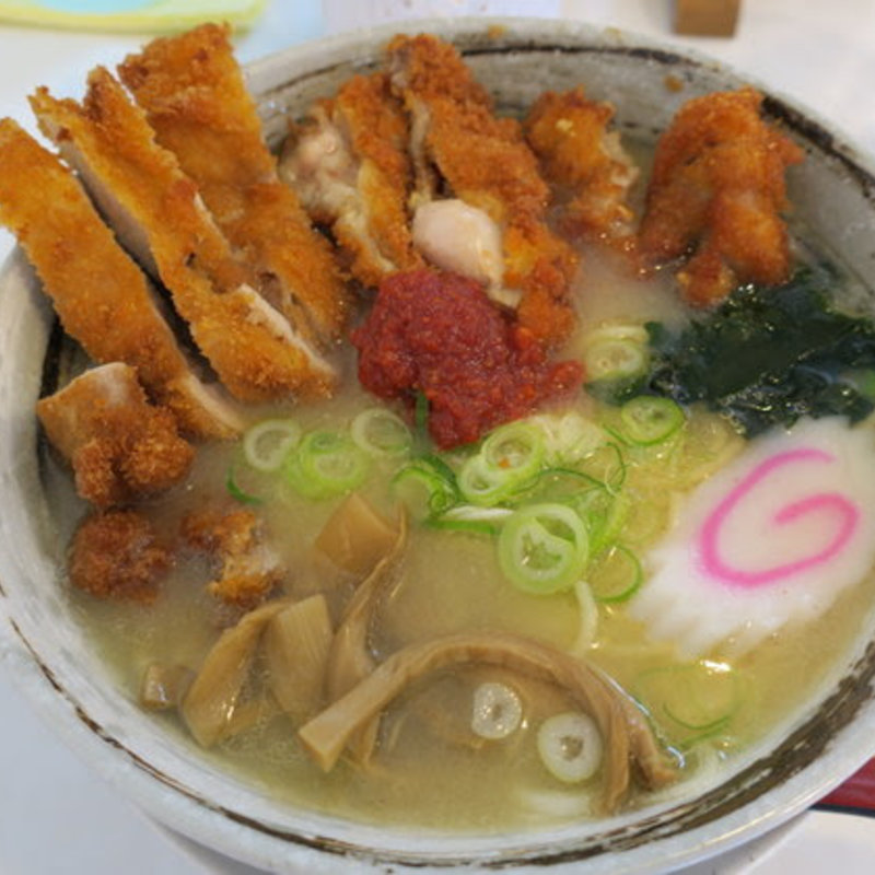 チキンカツみそラーメン(仙台 赤おに)