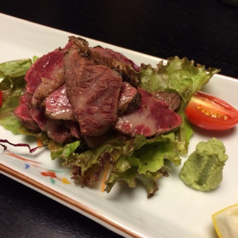 牛のタタキ(佳久 （かきゅう）)