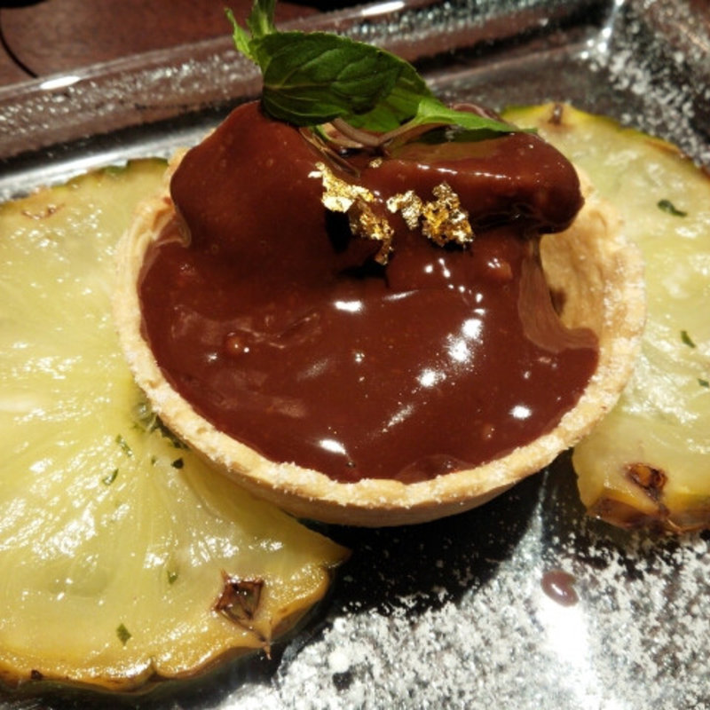 西表島パインと濃厚生チョコのタルト(そば おでん 俺のだし 赤坂 )