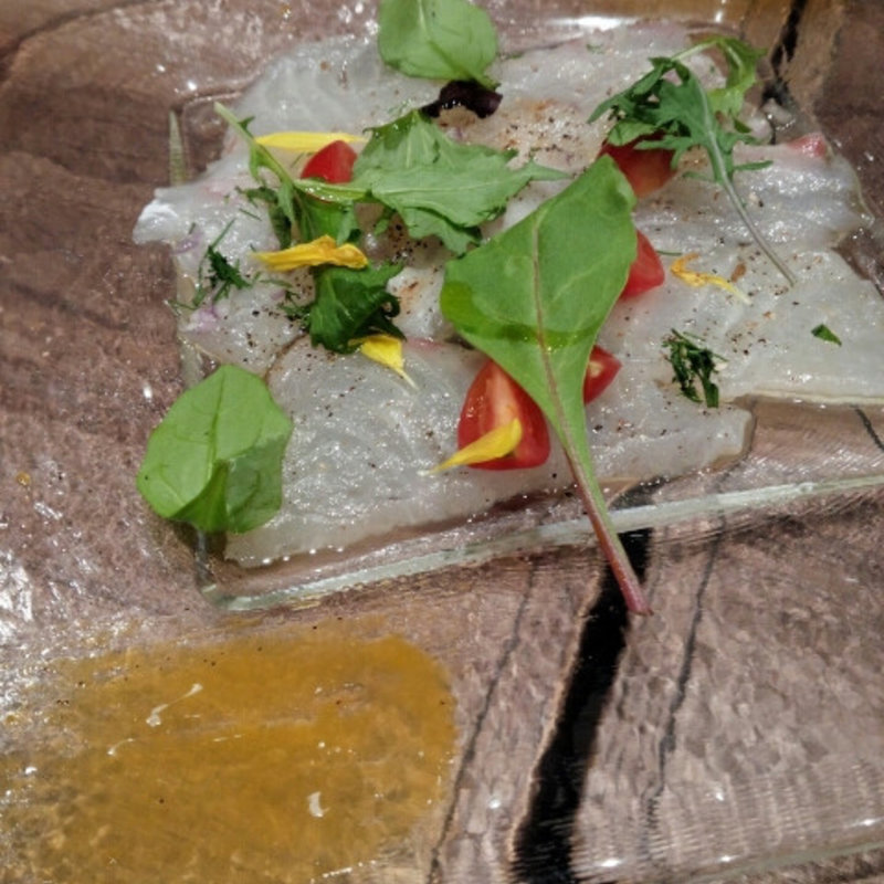 旬の鮮魚のカルパッチョ(俺のイタリアン 東京)