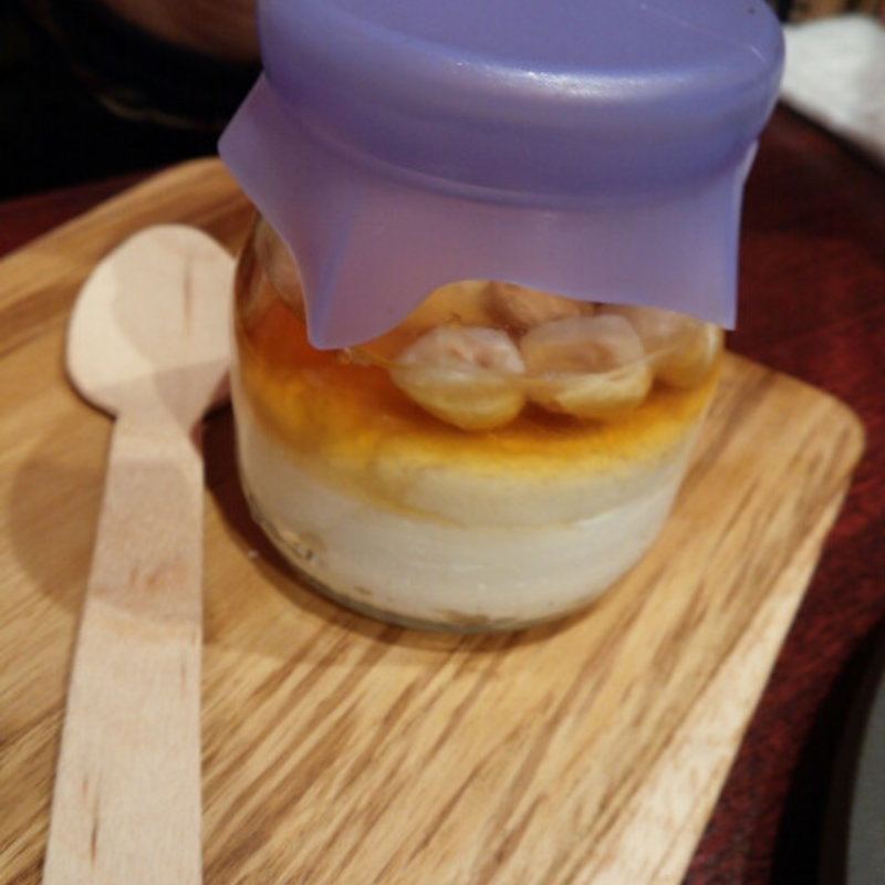 ミエル・イ・マト（ 自家製フレッシュチーズ・マトとこだわりハチミツ）(俺のスパニッシュ)