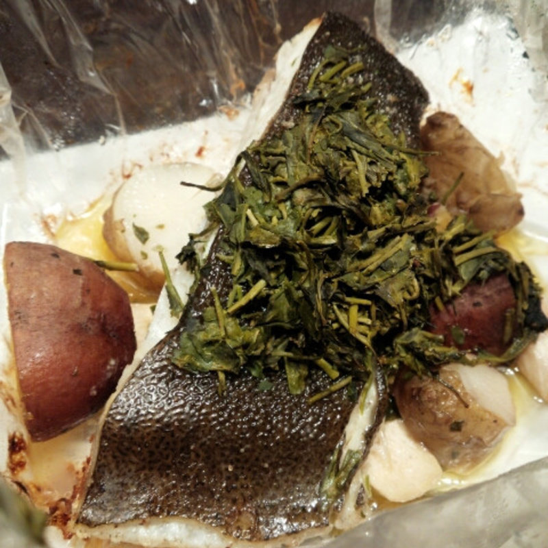 フランス　ブルターニュ産平目緑茶の香りと包み焼きに(俺のフレンチ TOKYO )