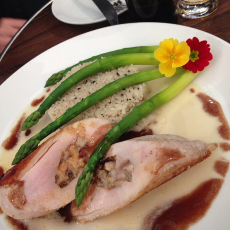 チキンとアスパラ(俺のフレンチ・イタリアン 松竹芸能 角座広場)