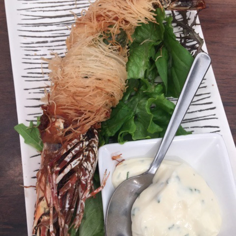 特大車海老のガダイフフリット(俺のフレンチ・イタリアン 松竹芸能 角座広場)