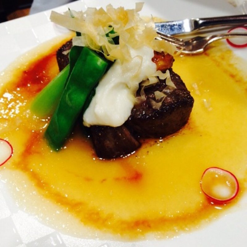 和牛ザブトンとフォアグラの重ね焼き(俺のやきとり 銀座9丁目)