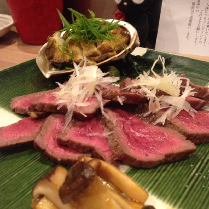 和牛のローストと鮑のソテー(俺のやきとり 銀座9丁目)