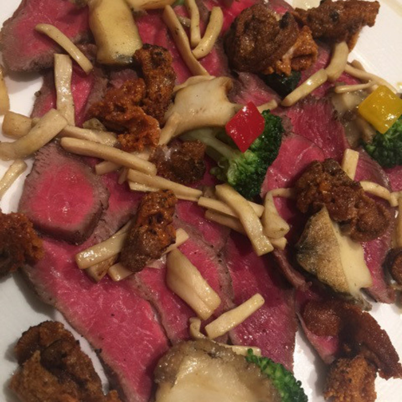 黒毛和牛炙り アワビと雲丹(俺のやきとり 銀座9丁目)