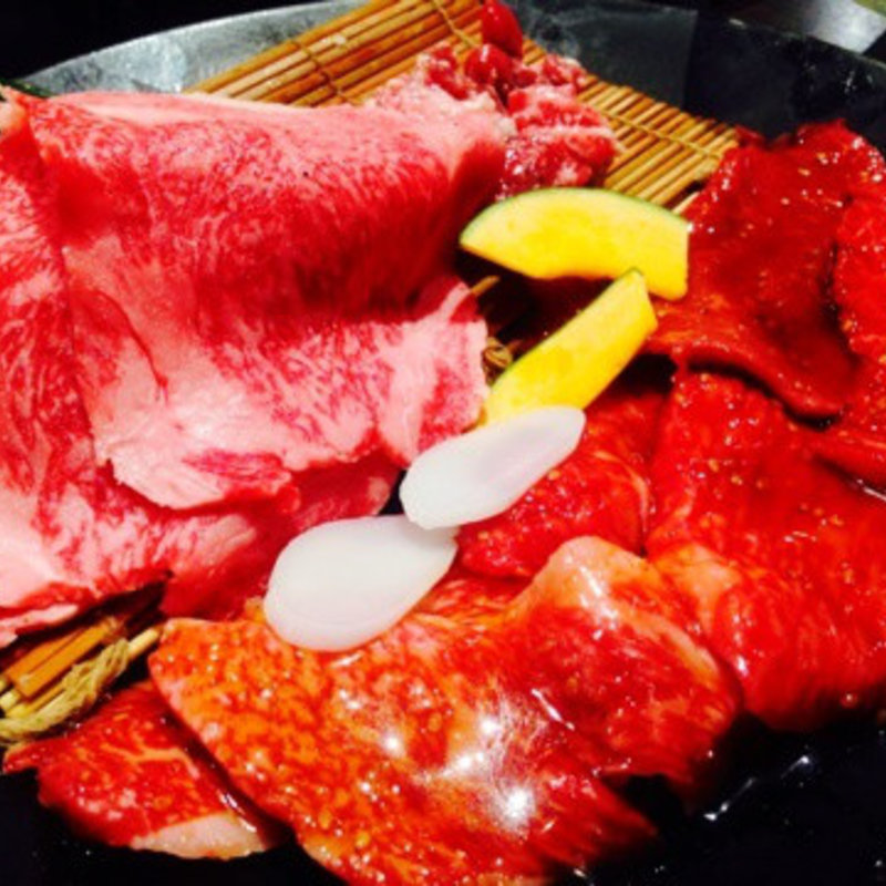 特選最上級黒毛和牛5種盛り(俺の焼肉 銀座9丁目)