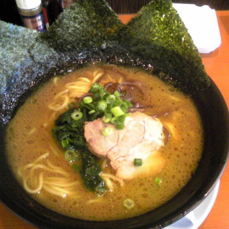 しょうゆラーメン（中：1.5玉）(俺ん家 大久保店 )