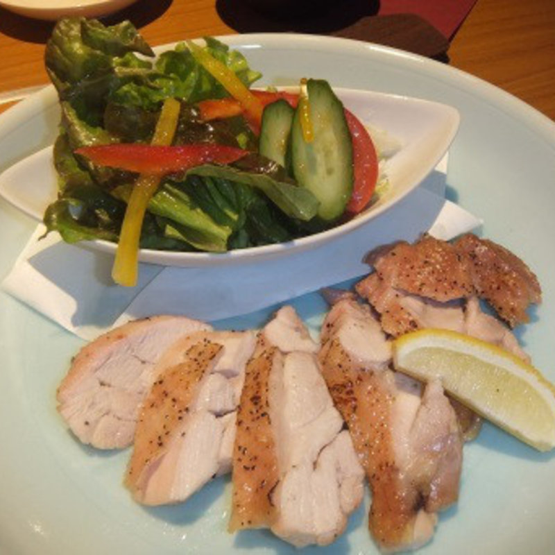 近江鶏の岩塩焼き～鶏肉の旨み引き立つ～(司 神楽坂・飯田橋店)