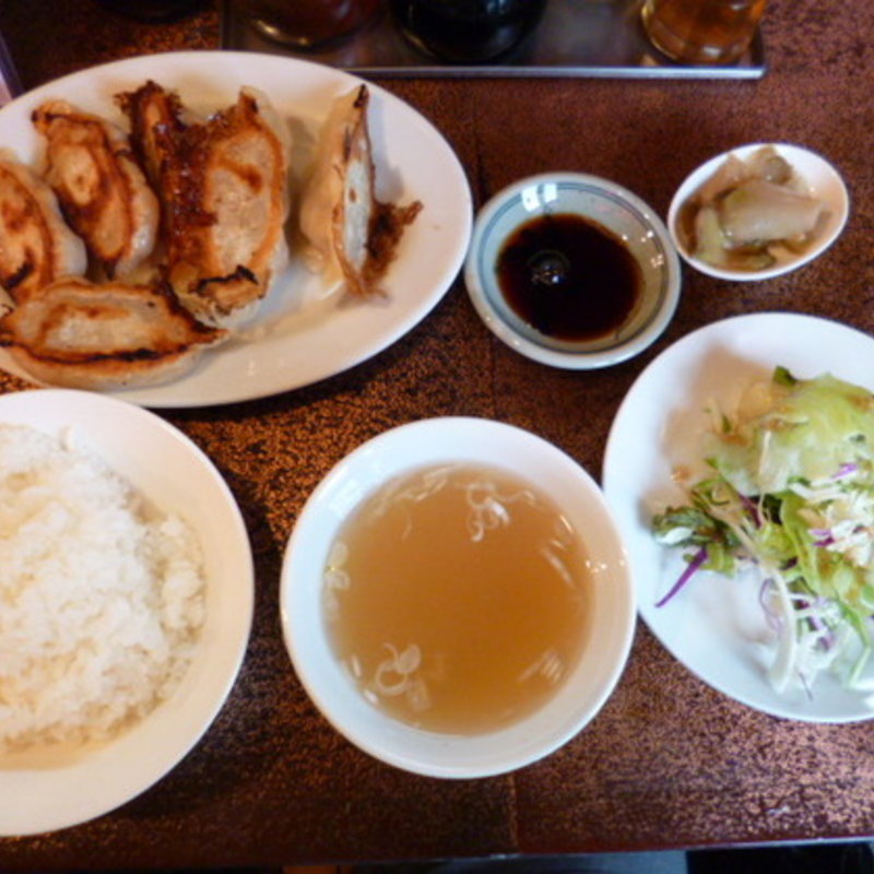 餃子セット(元祖ハルピン （皮も手作り本場の味、昭和57年創立、小龍包と餃子の専門店）)