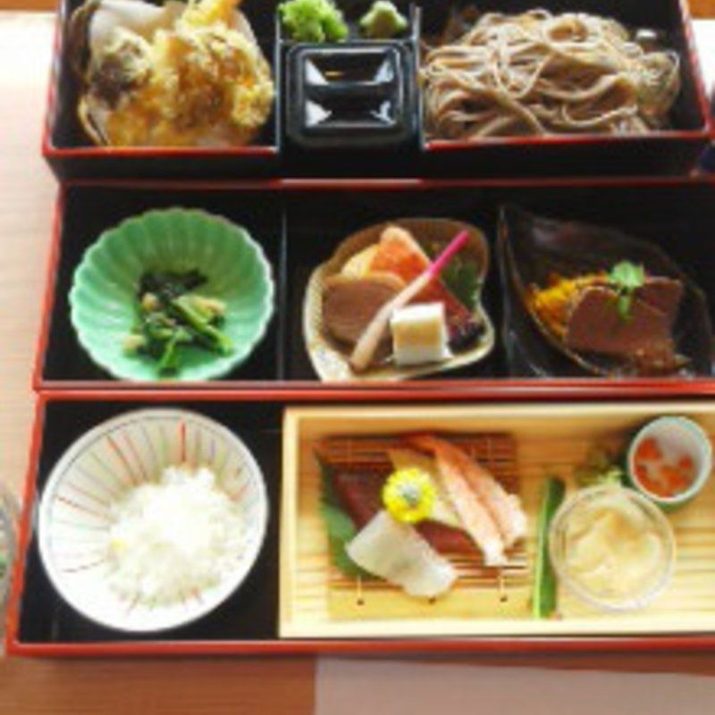 和食ランチ(八勝閣 みづのを （ハッショウカクミヅノヲ）)