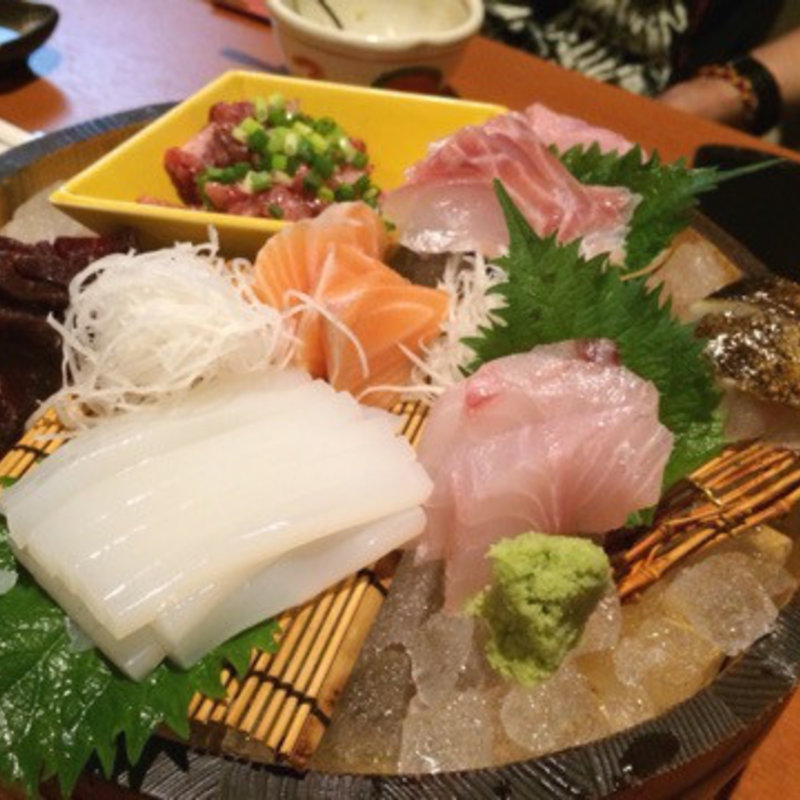 刺身盛り合わせ(八十吉 )