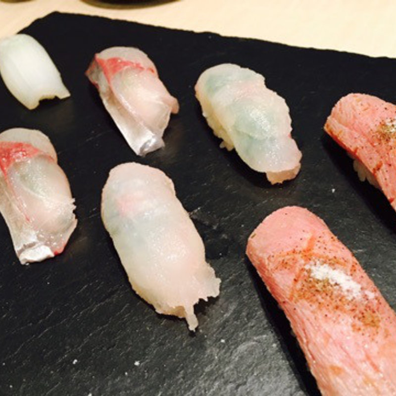 握り4貫(八新鮨 （はっしんずし）)