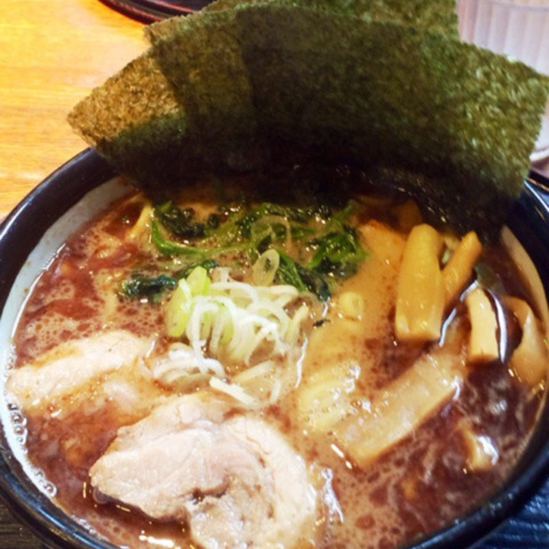 醤油とんこつ(八荻家)