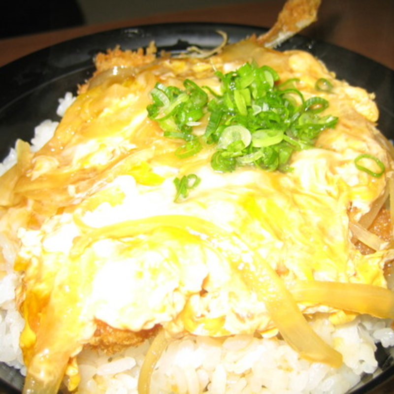 海老フライ卵とじ丼(出雲屋)