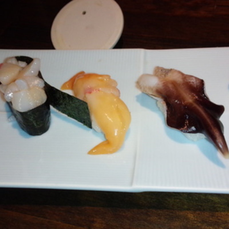 貝・・・3種握り(創作すし酒房 卓 （そうさくすししょくぼう たく）)
